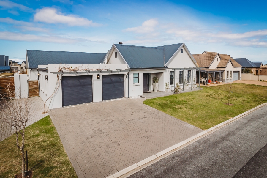 4 Bedroom Property for Sale in Blue Mountain Village Western Cape